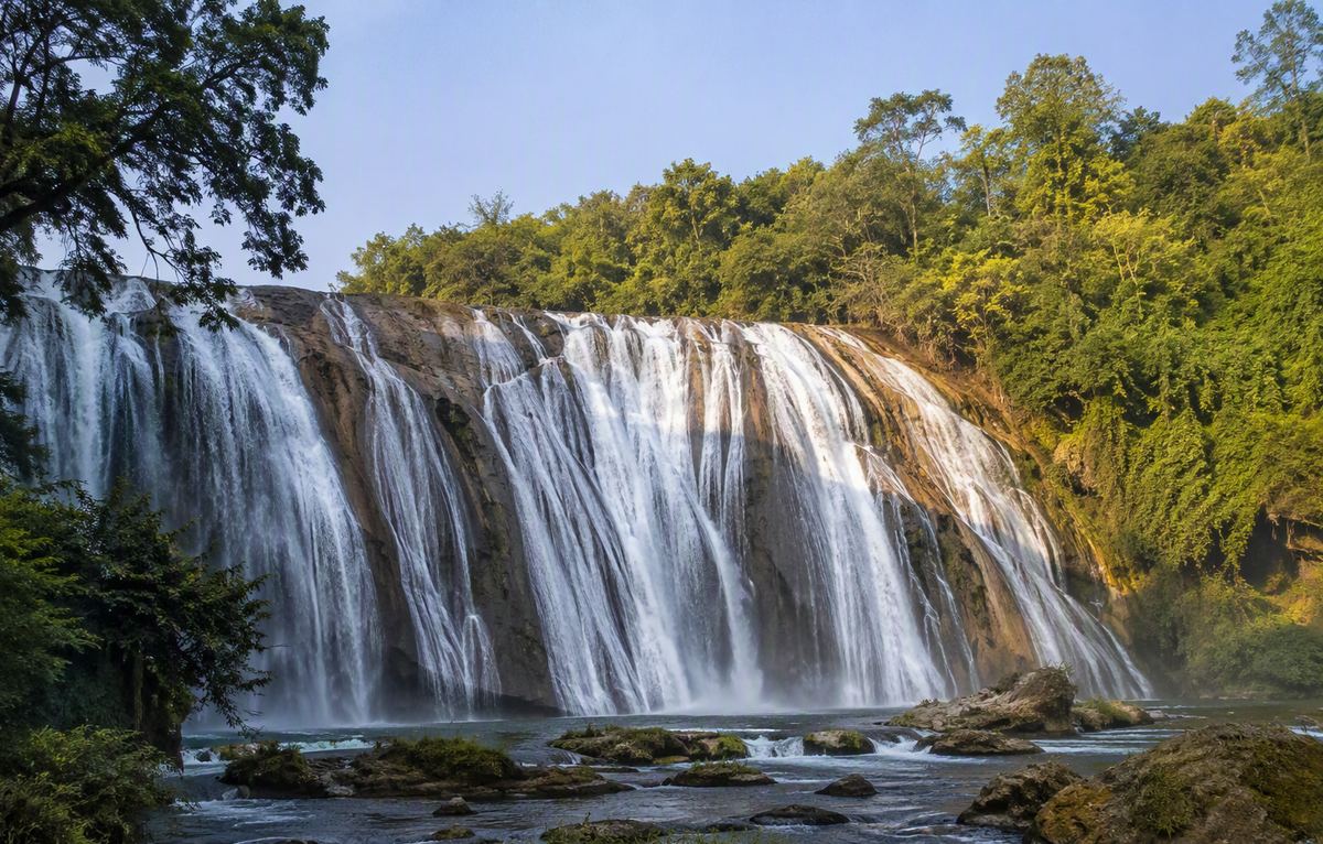 Doupotang Falls, gentle and wide